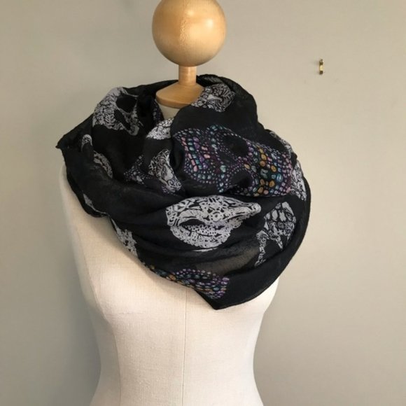 Day of the dead - Black and white Skulls Infiniti Scarf - Christina Lee … - Picture 1 of 5